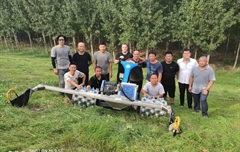 2019年，山東東營(yíng)市黃河河務(wù)局采購(gòu)一臺(tái)德國(guó)坡厲斜坡割草機(jī)。